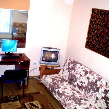 1 Ком Квартира 1 Этаж 3 Дивана, Wi-Fi, Центр Города, Садовая-Чкалова "Сильпо" И "Атб" Отдельный Дом 2 Этажа نيكولايف المظهر الخارجي الصورة